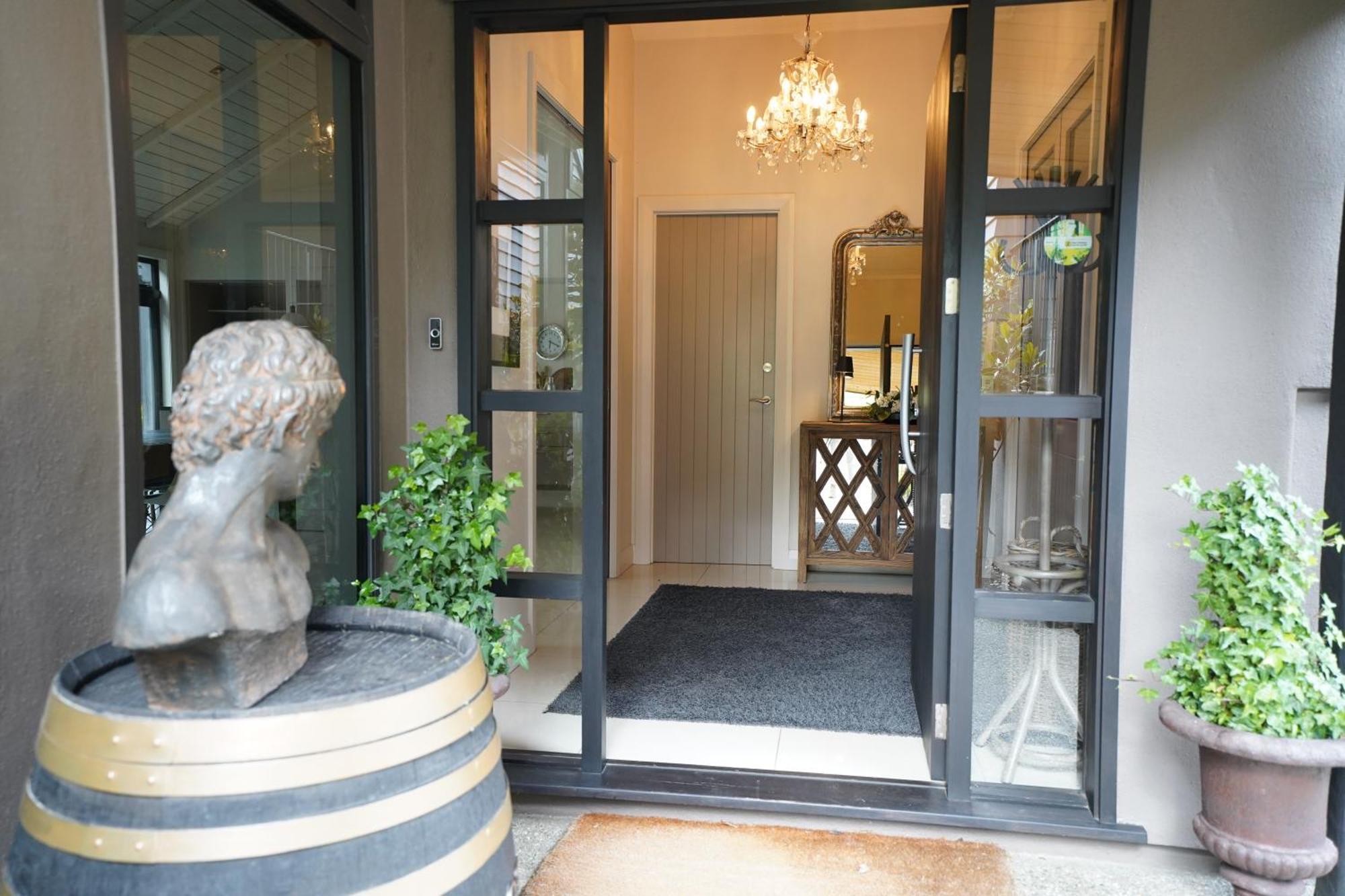 Mt Rosa Lodge Boutique Vineyard Accommodation Wanaka Exterior foto